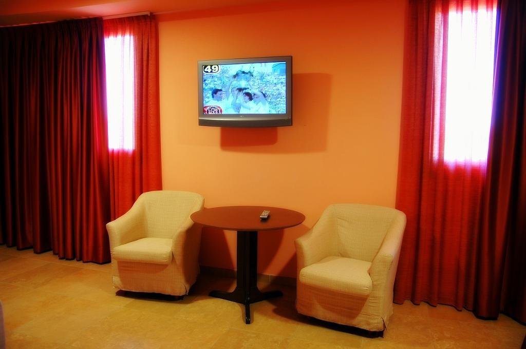 Hotel Salat Resort เลสบลอเกส บลังเกส ห้อง รูปภาพ