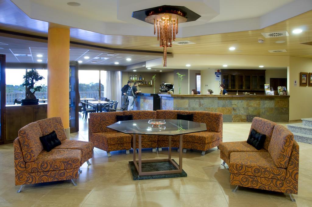 Hotel Salat Resort เลสบลอเกส บลังเกส ภายใน รูปภาพ